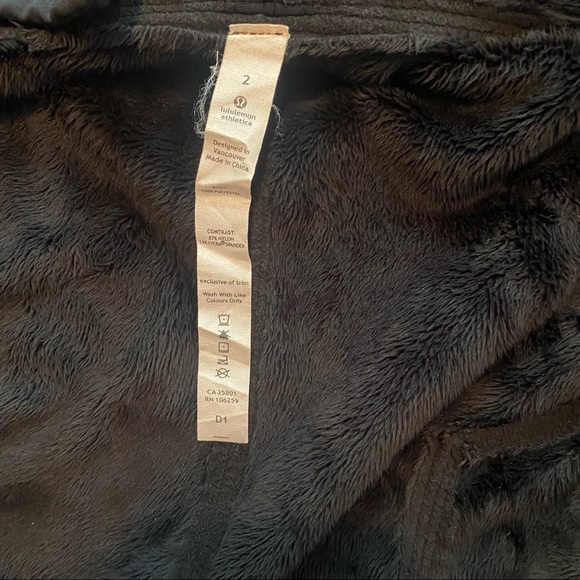 LULULEMON fleece waterfall cardigan in black - Picture 8 of 8